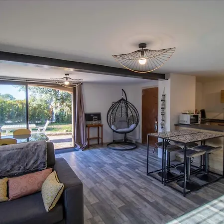 Modern Apt With Garden Terrace Wifi In Apartman